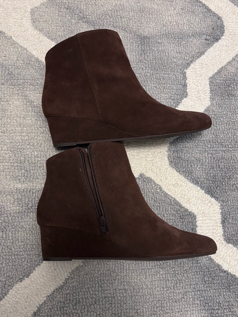 Seychelles Suede Wedge Ankle Boots - Dark Brown size 9